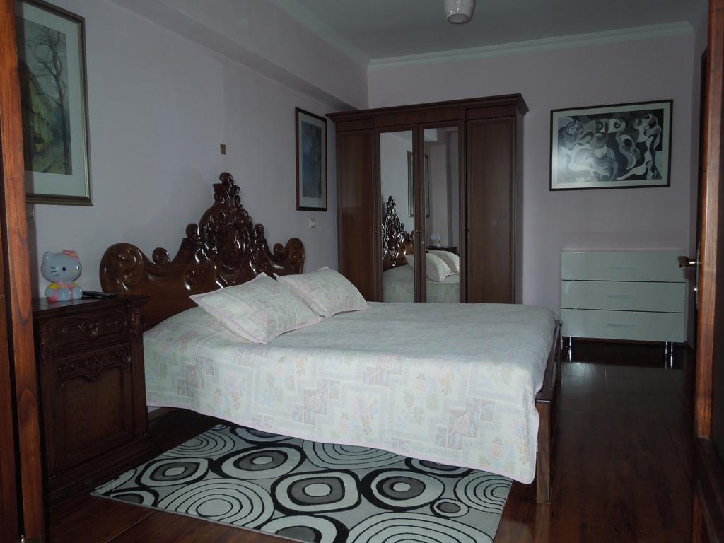 Lika'S Apartment Batumi Room photo